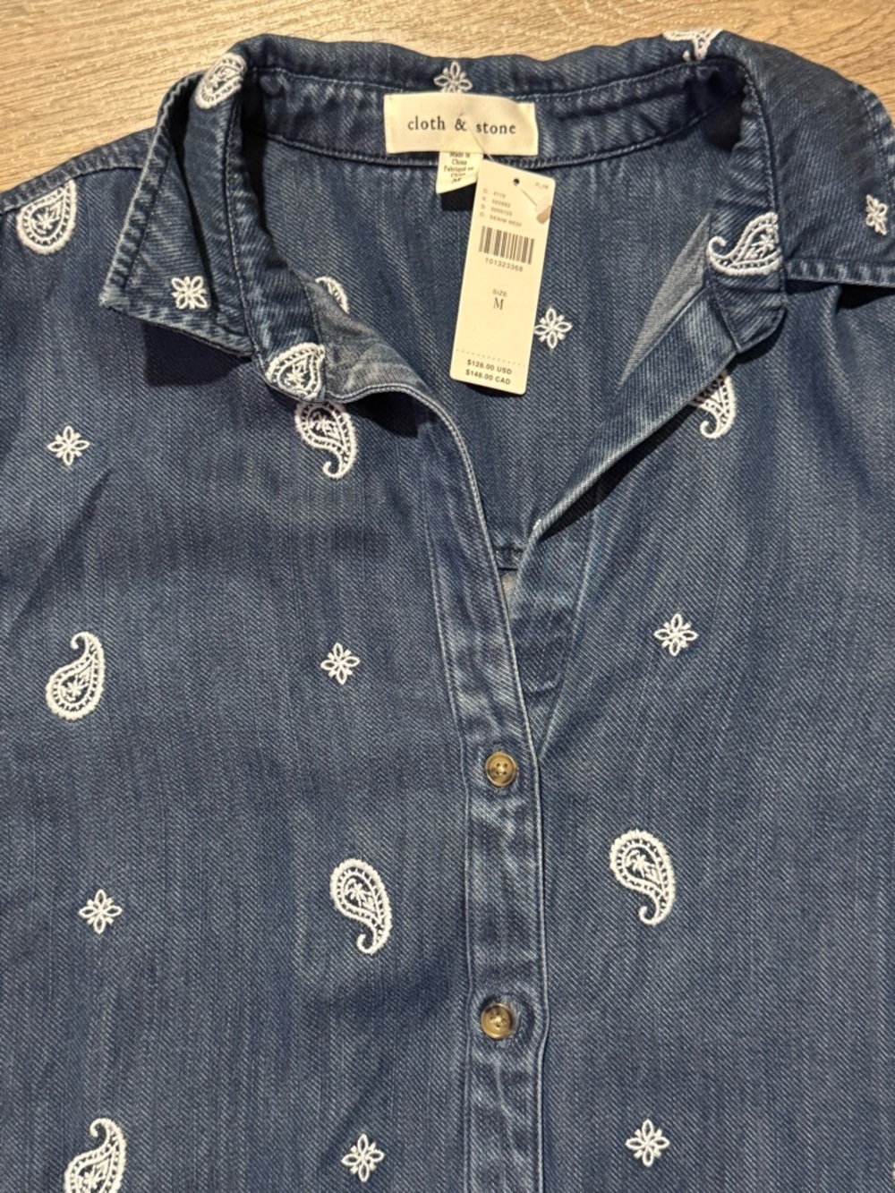 Anthropologie Cloth & Stone Denim Shirt Paisley print NWT Sz Medium - Picture 9 of 9